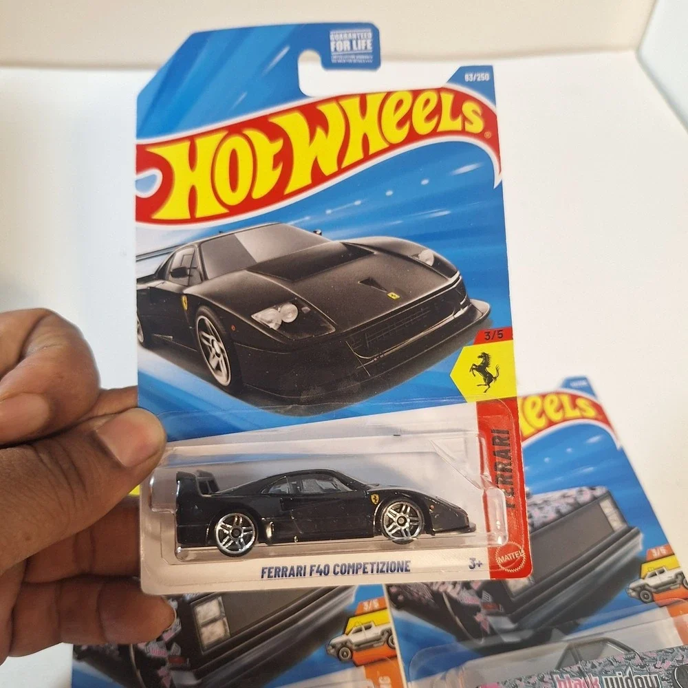 Hot Wheels Ferrari F40 Competizone 3/5 + 83 Chevy Silverado Black‎ Widow 3 Cars